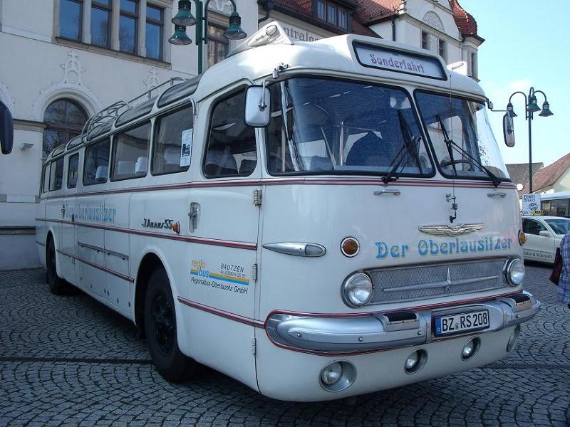 Ikarus 55 - BZ RS 208 - in Weinbhla, am Zentralgasthof (100 Jahre Busverkehr im Meiner Land)(24.Mrz 2012)