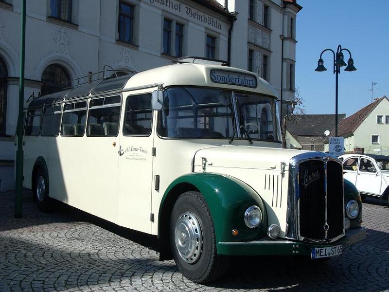 Saurer - MEI ST 65 - in Weinbhla, am Zentralgasthof (100 Jahre Busverkehr im Meiner Land)