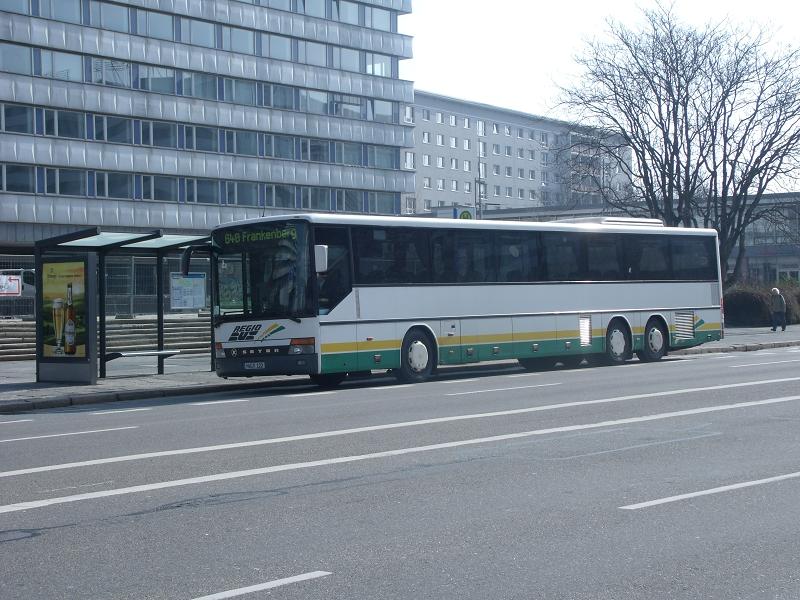 Setra S 319 UL - MW R 122 - (Wagen 1220) - in Chemnitz, an der Stadthalle (28.Mrz 2012)